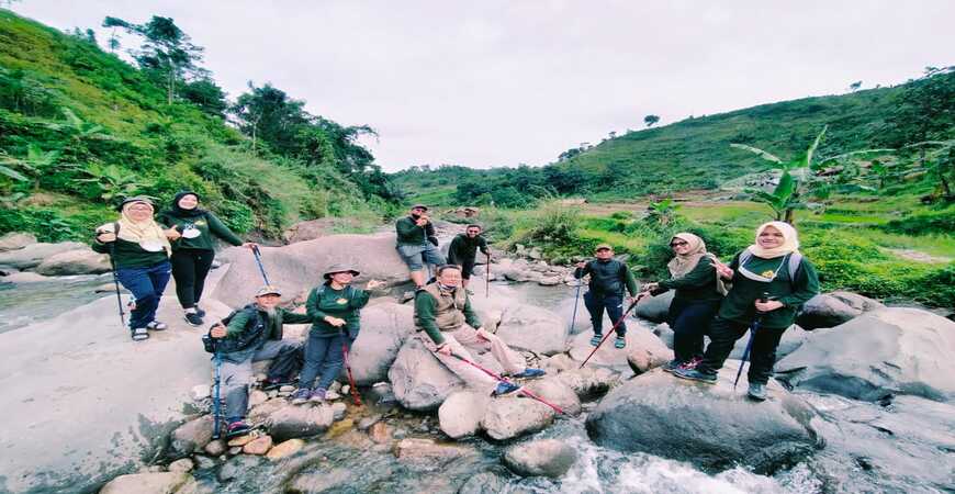 Paket Outbound Adventure Trekking Sentul Bogor