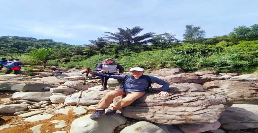 Paket Outbound Adventure Trekking Sentul Bogor