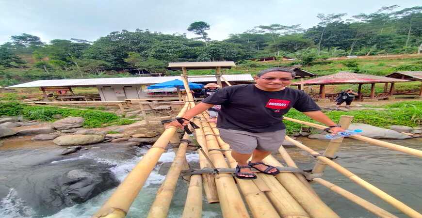 Paket Outbound Adventure Trekking Sentul Bogor