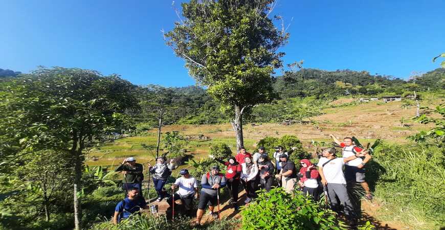 Paket Outbound Adventure Trekking Sentul Bogor