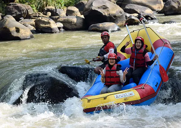 Rafting Arus Liar Sukabumi